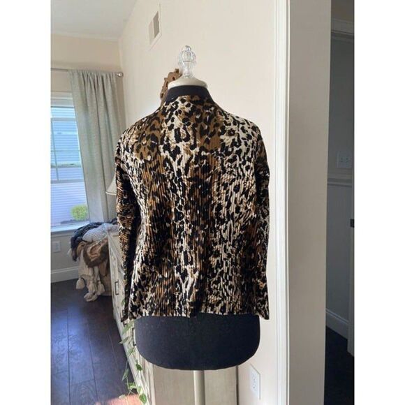 Animal print cardigan (Size small/medium) - Picture 2 of 2